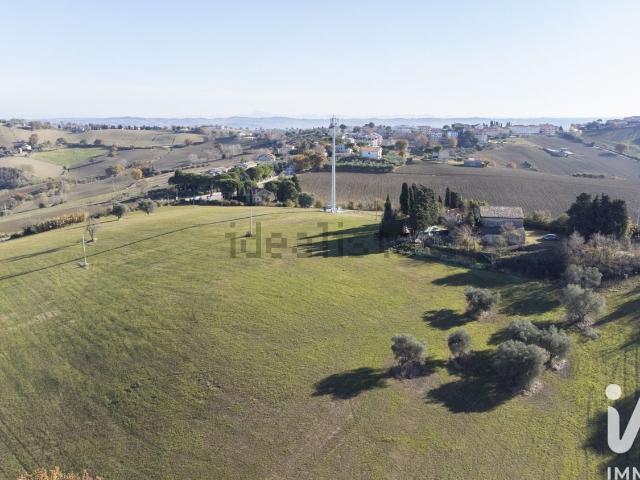 Terreno in vendita di 60000 m² in Via San Bartolo, 1