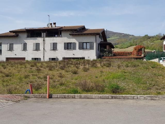Terreno in vendita di 600 m² in Via del Ginepro, 2