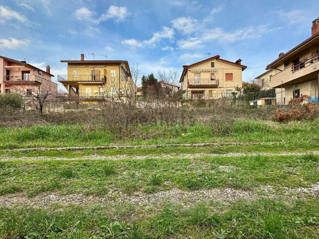 Terreno in vendita di 600 m² in Via di Noghere