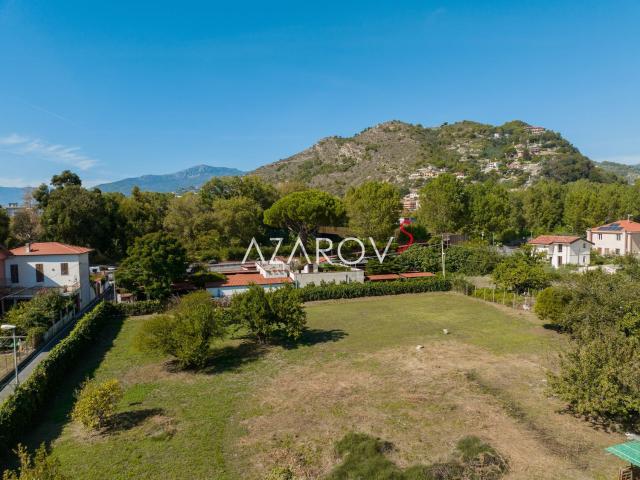 Terreno in vendita di 600 m² in Via Giosuè Carducci, 55