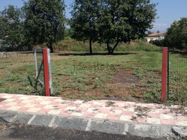 Terreno in vendita di 600 m² in Via Ruggero I