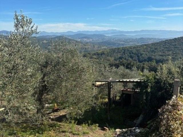 Terreno in vendita di 600 m² in Via Rimembranze