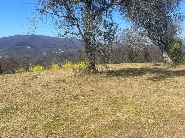 Terreno in vendita di 600 m² in Via valle