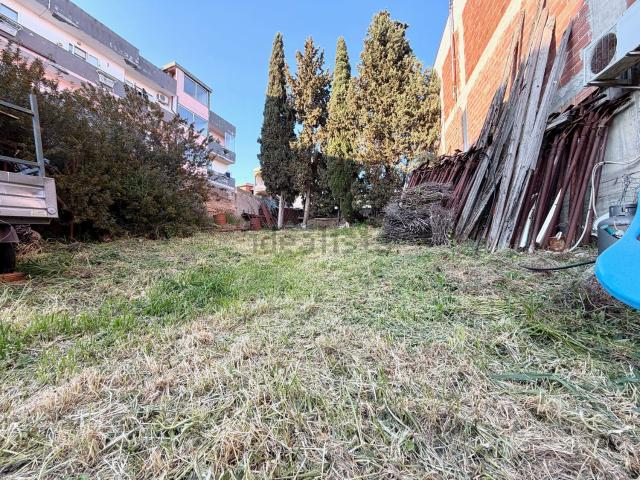 Terreno in vendita di 601 m² in Via Genova