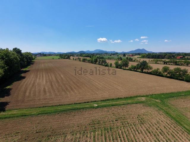 Terreno in vendita di 61905 m² in Via Vegri