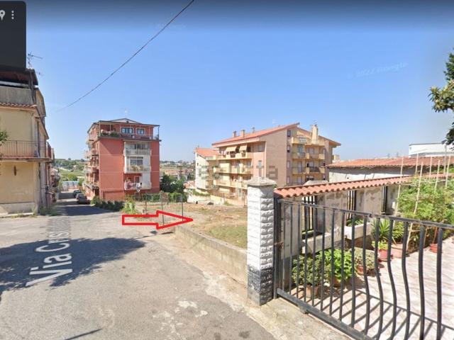 Terreno in vendita di 639 m² in Via C.Colombo