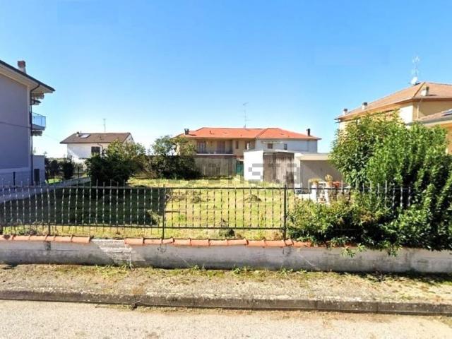 Terreno in vendita di 630 m² in Via Tacito, 8