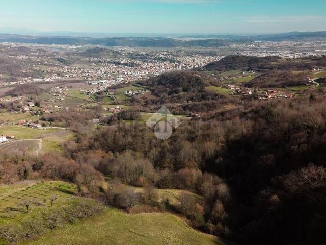 Terreno in vendita di 6316 m² in Via Moschini