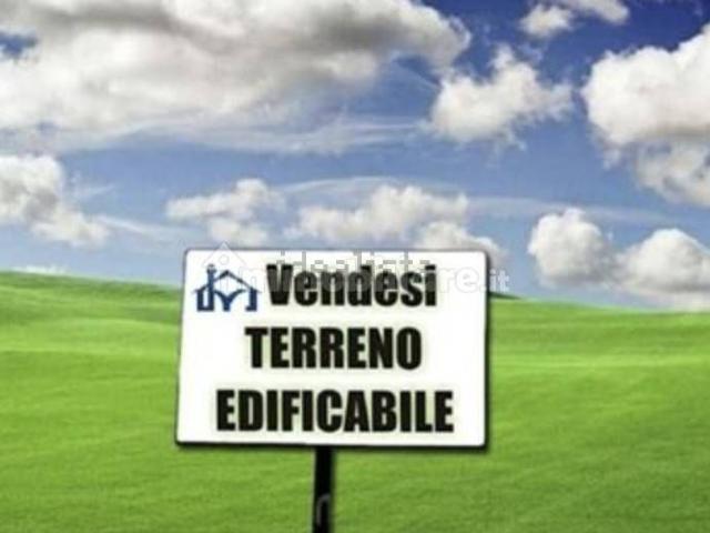 Terreno in vendita di 640 m² in Via Luigi Candiani