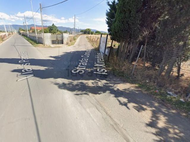 Terreno in vendita di 652 m² in Strada Comunale Is Xireddus, 1