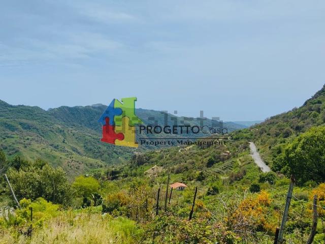 Terreno in vendita di 6600 m² in Contrada Feo