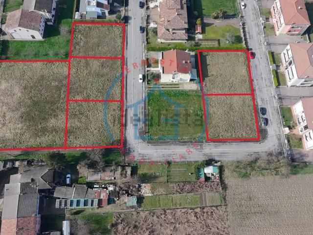 Terreno in vendita di 660 m² in Via Campolongo