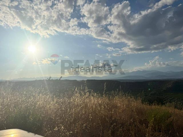 Terreno in vendita di 66200 m² in Via Ugo Foscolo