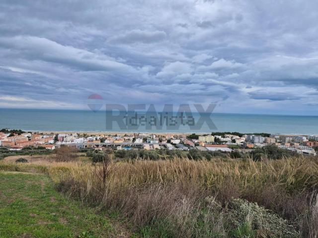 Terreno in vendita di 6720 m² in Via Montevecchio
