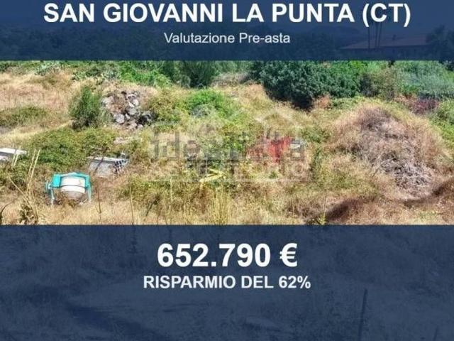Terreno in vendita di 6730 m² in Via Teano