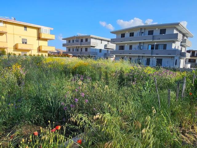 Terreno in vendita di 685 m² in Via Martiri di Gerace