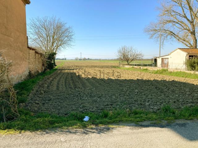Terreno in vendita di 6865 m² in Via Giuseppe Sansovini