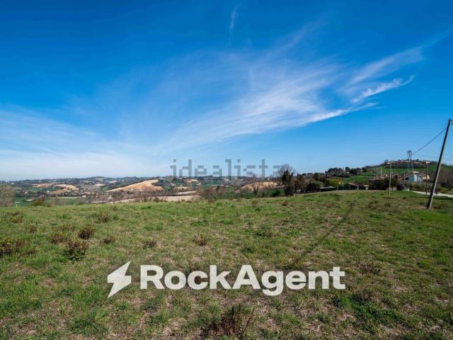 Terreno in vendita di 6892 m² in Località Carignano