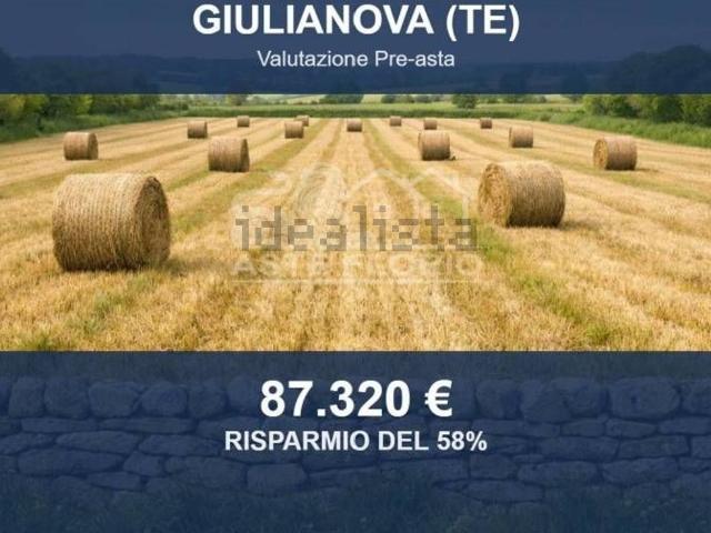 Terreno in vendita di 6970 m² in Via Paduni, 36