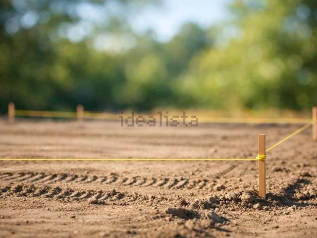 Terreno in vendita di 6902 m² in Via Fabrizio de Andrè