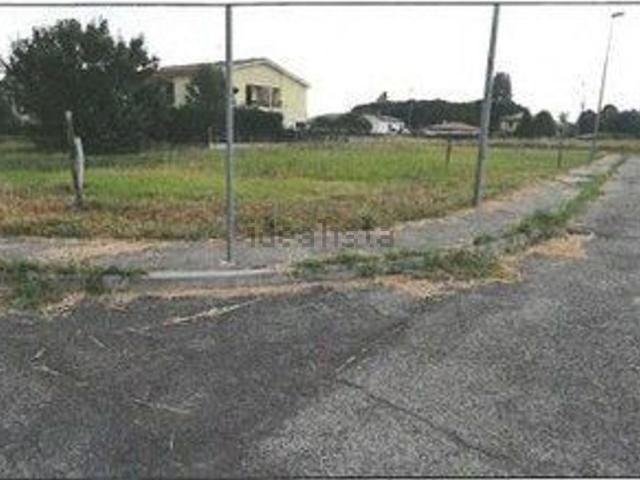 Terreno in vendita di 690 m² in Via Cà Oddo