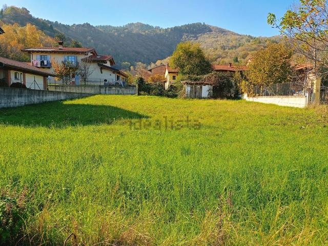 Terreno in vendita di 691 m² in Via dei Castagni