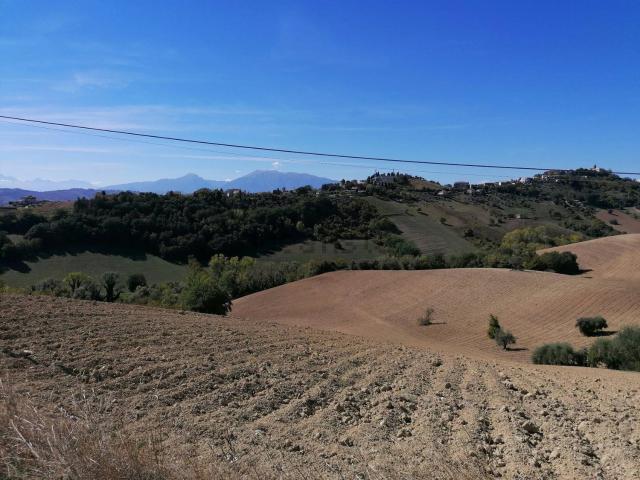 Terreno in vendita di 70000 m² in Contrada Sant&apos Egidio, 24