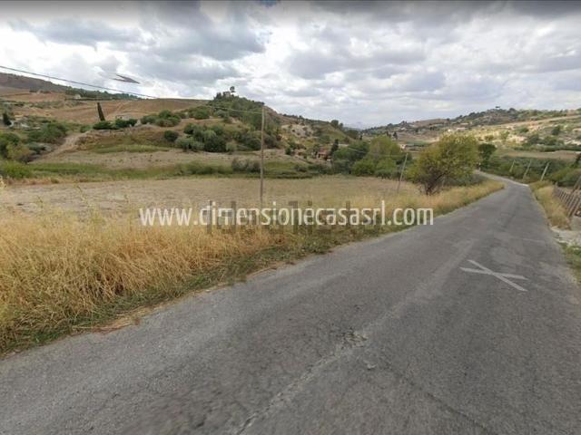 Terreno in vendita di 7000 m² in Strada senza nome