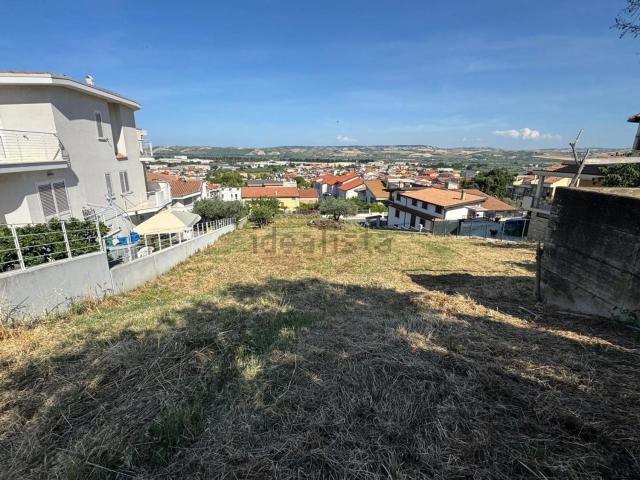 Terreno in vendita di 700 m² in Contrada Colle Pagano, 1