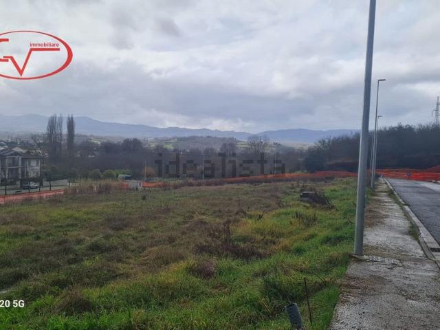 Terreno in vendita di 700 m² in Via Alcide De Gasperi