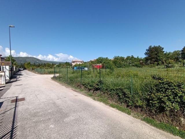 Terreno in vendita di 700 m² in Via Giovanni Falcone