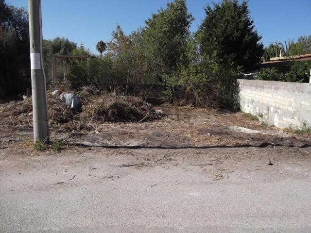 Terreno in vendita di 700 m² in Via Lago di Lugano