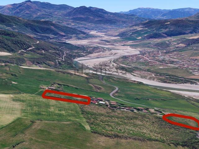 Terreno in vendita di 700 m² in Via Rallio