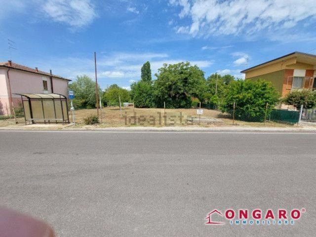 Terreno in vendita di 702 m² in Via Maranini