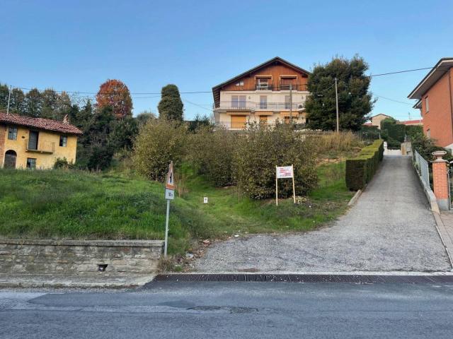 Terreno in vendita di 716 m² in Via Roma