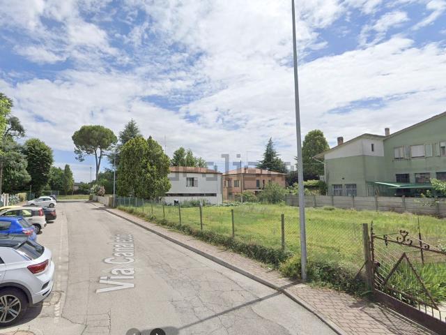 Terreno in vendita di 710 m² in Via Canaletto, 7