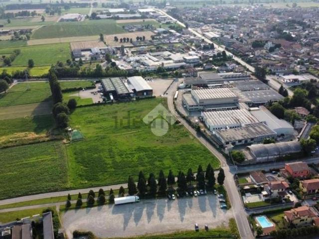 Terreno in vendita di 7289 m² in Via dell&apos Artigianato