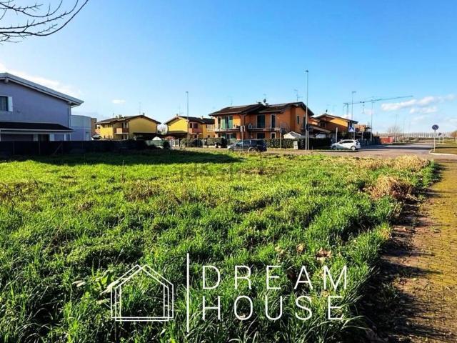 Terreno in vendita di 728 m² in Via Michel Petrucciani
