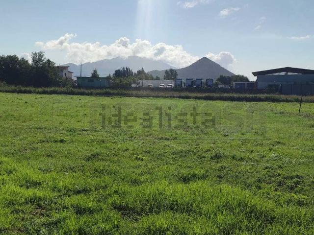 Terreno in vendita di 7300 m² in Via Casilina Sud