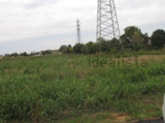 Terreno in vendita di 74670 m² in Via Milano