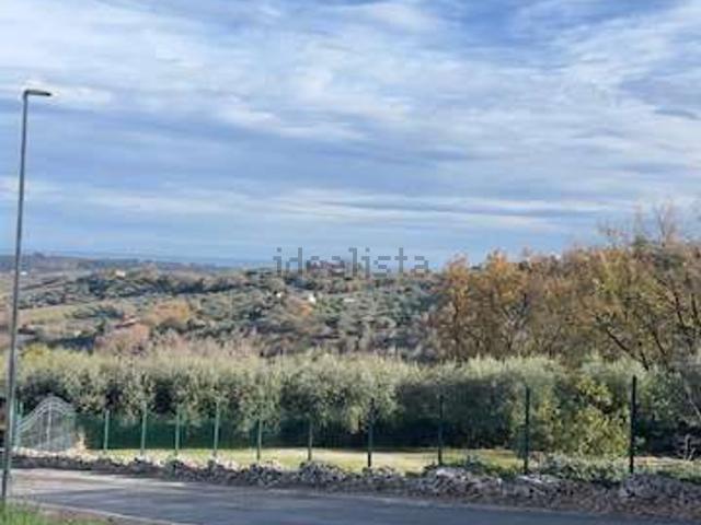 Terreno in vendita di 740 m²