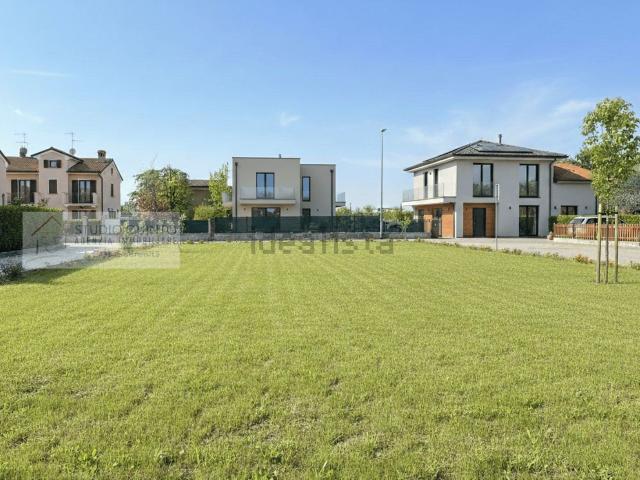 Terreno in vendita di 740 m²