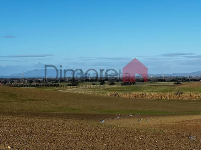 Terreno in vendita di 74190 m² in Strada Senza Nome
