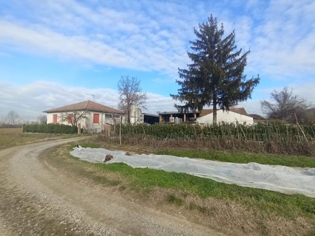 Terreno in vendita di 75000 m² in Località Cà di Sasso, 1