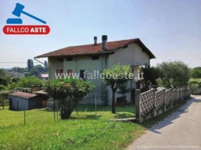 Terreno in vendita di 7509 m² in Via Monti Sibillini