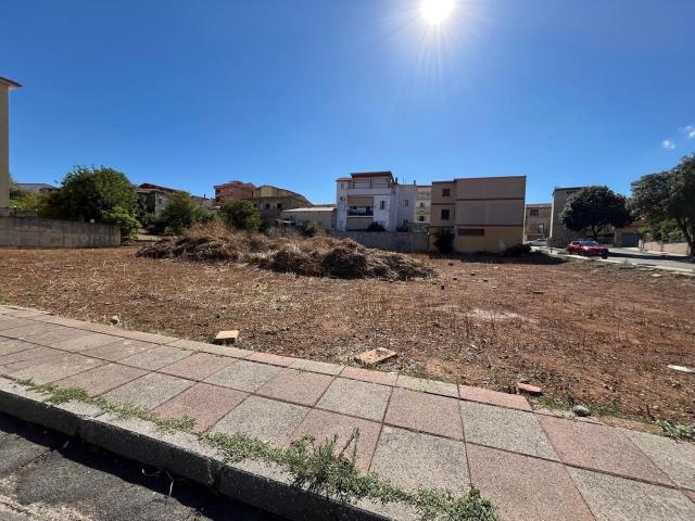 Terreno in vendita di 750 m² in Via Argentaria