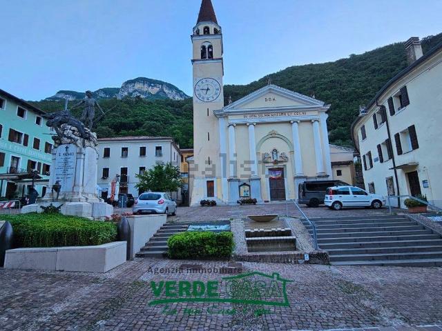 Terreno in vendita di 750 m² in Via De Gasperi