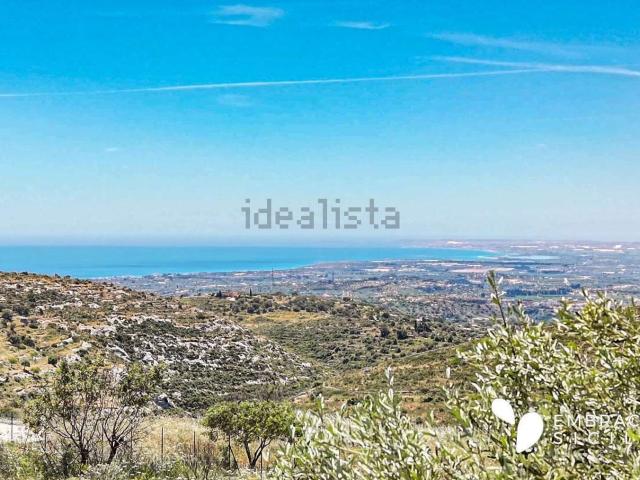 Terreno in vendita di 7616 m² in Contrada San Elia