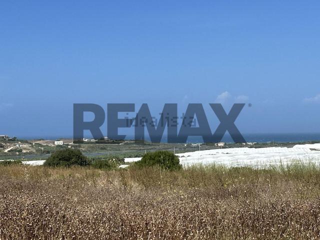 Terreno in vendita di 7768 m² in Via Maucini