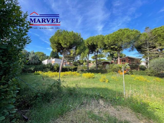 Terreno in vendita di 776 m² in Via Degli Alvethna